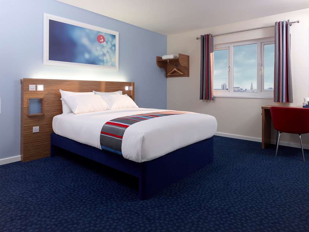Travelodge London Romford Room photo